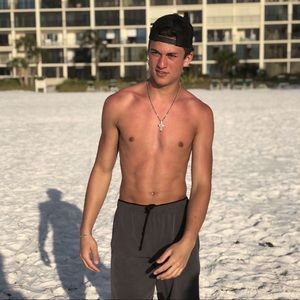 Meet your Posher, Tofer